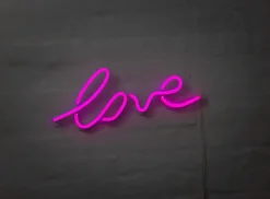 Neonskilt Love H. 18 x B. 45 cm