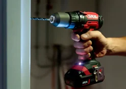 SKIL Bore-/skruemaskine 3008 AC inkl. batteri