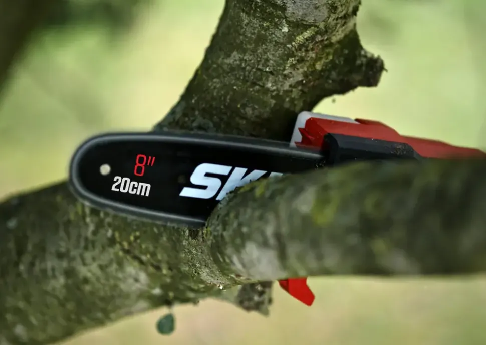 SKIL Teleskopisk kædesav 20V 0650CA